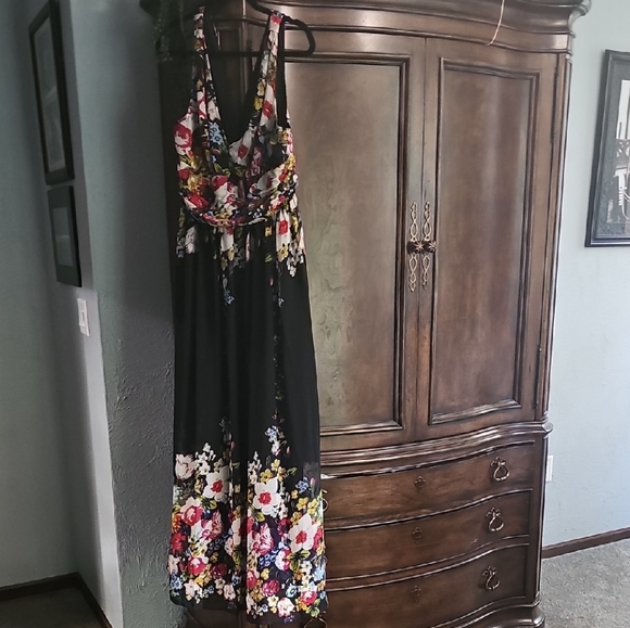 Ever Pretty Black Floral Maxi Dress - Picture 1 of 5